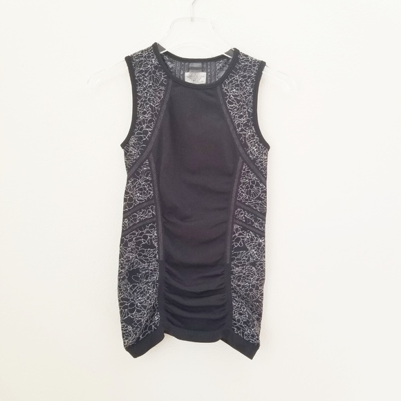 Athleta Fastest Track Sketch Floral Muscle Tank - Picture 6 of 6